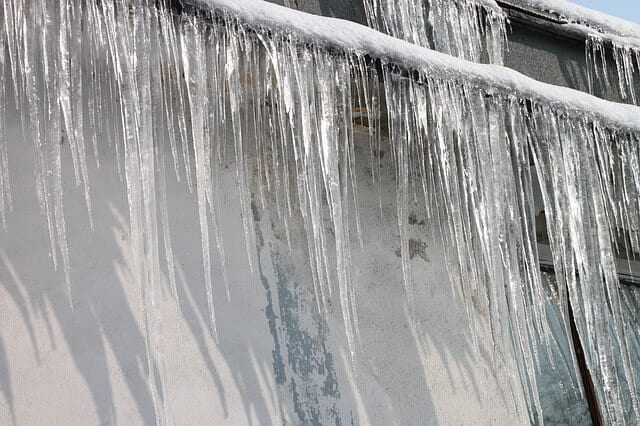 What To Do When There Is An Ice Dam On The Roof