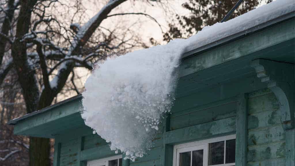 ice dam on the roof img
