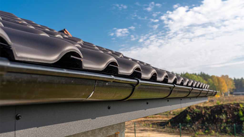 how to calculate the cost of gutters