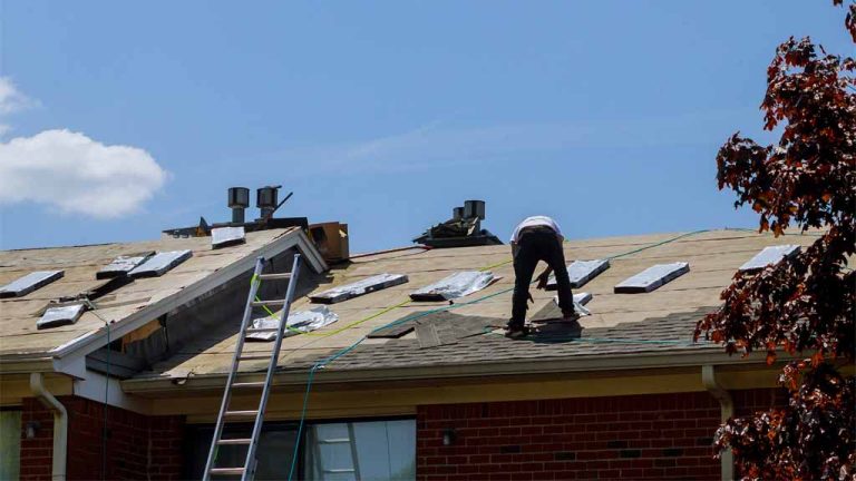 how-to-remove-roof-shingles-the-quick-and-safe-method